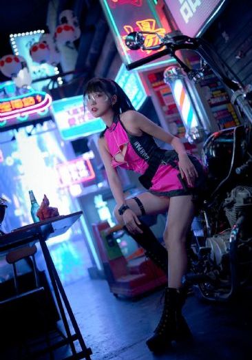 美女不遮不挡的免费视频裸体_人人影视成事在人免费观看