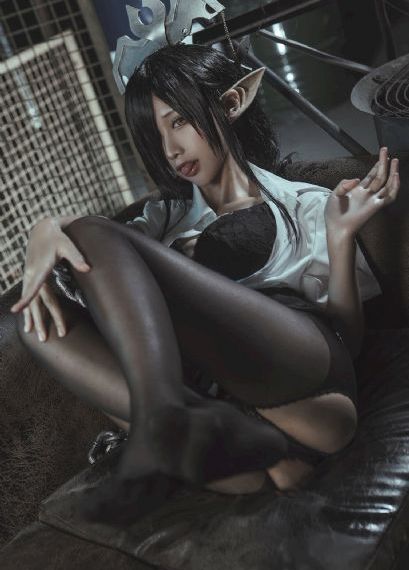 男女在床衣服脱了亲_免费无删减免费国语在线观看