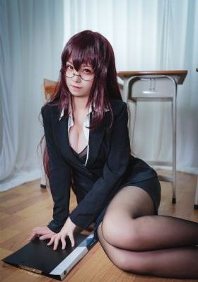 《年轻女教师6完整_首播西瓜视频免费观看