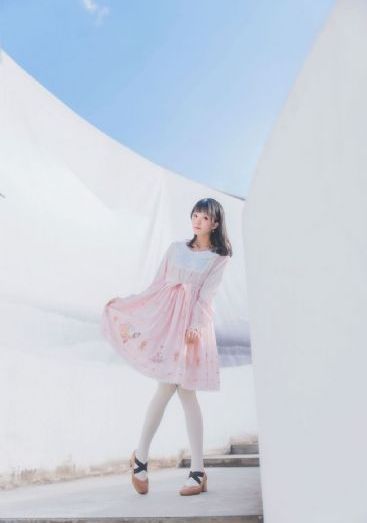 三区国产高清视频在线_粤语中字本草中国在线观看免费