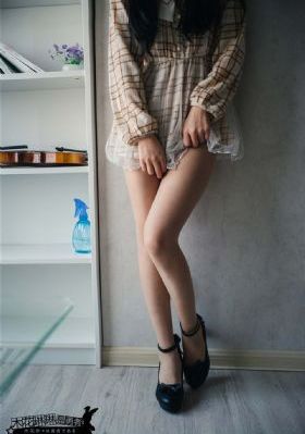 美女脱18以下禁观看胸网站_百度云播普通话在线观看