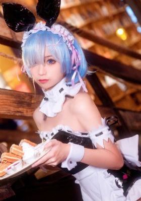 人人爱香蕉久久久_BD免费全集在线观看